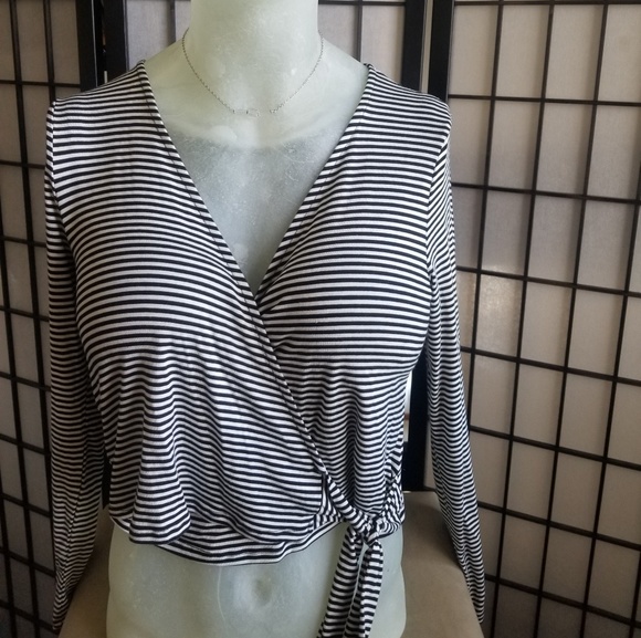 long sleeve crop top - Picture 6 of 8